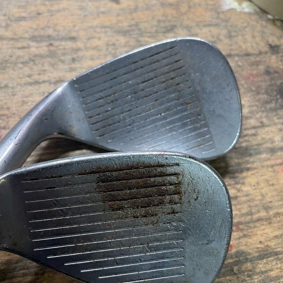 Titleist vockey design golf wedges 50/54 deg 
Graphite shafts Grafalloy - Picture 3 of 7
